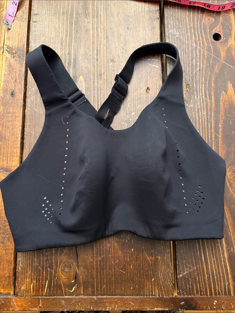 Lululemon Black Seamless Sports Bra with Perforated Venting